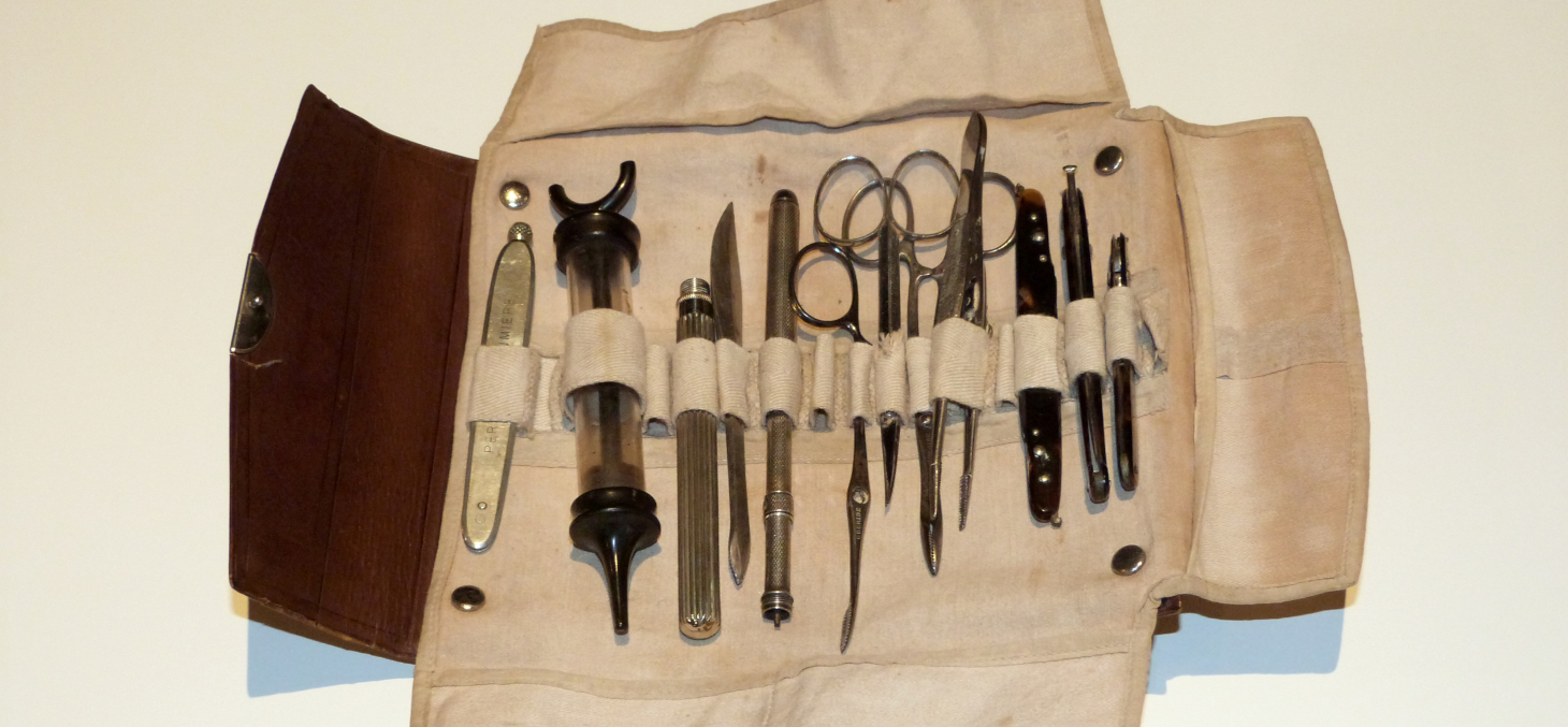 Trousse de petite chirurgie en maroquin, début XXème s. Don particulier, coll. MGSM, n° d’inv. 1993-1-021